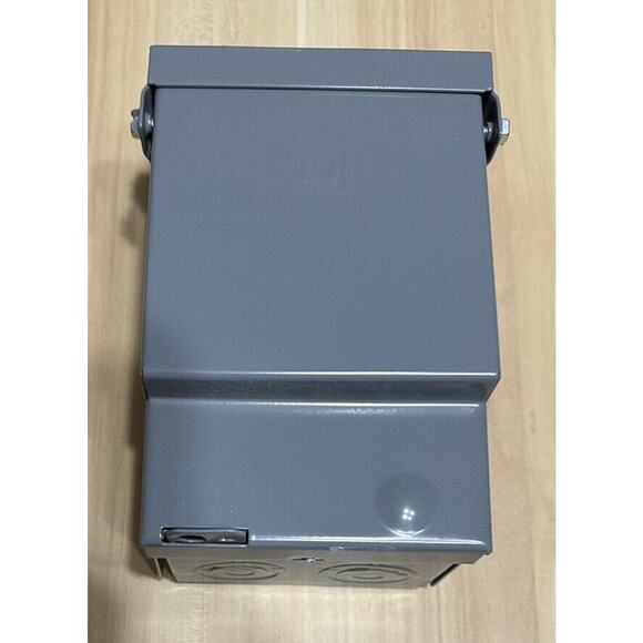 QO200TR SQUARE D 60AMP 240V Enclosed Case w/ QO200 Circuit Breaker (New-In-Box) - Picture 4 of 6